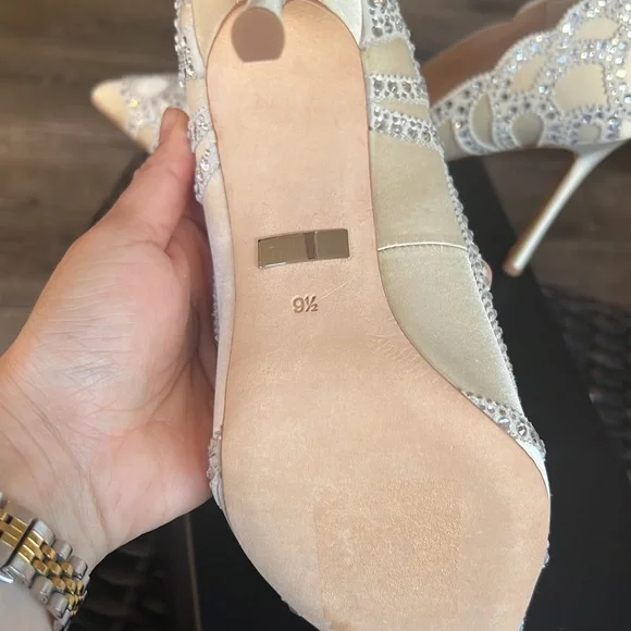 Badgley Mischka pointed toe pump 🤍size 9.5 NWB - Picture 4 of 5